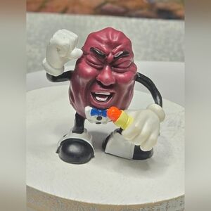1987 The California Raisins Singing in a Tux Figure Toy Collectible ~Read